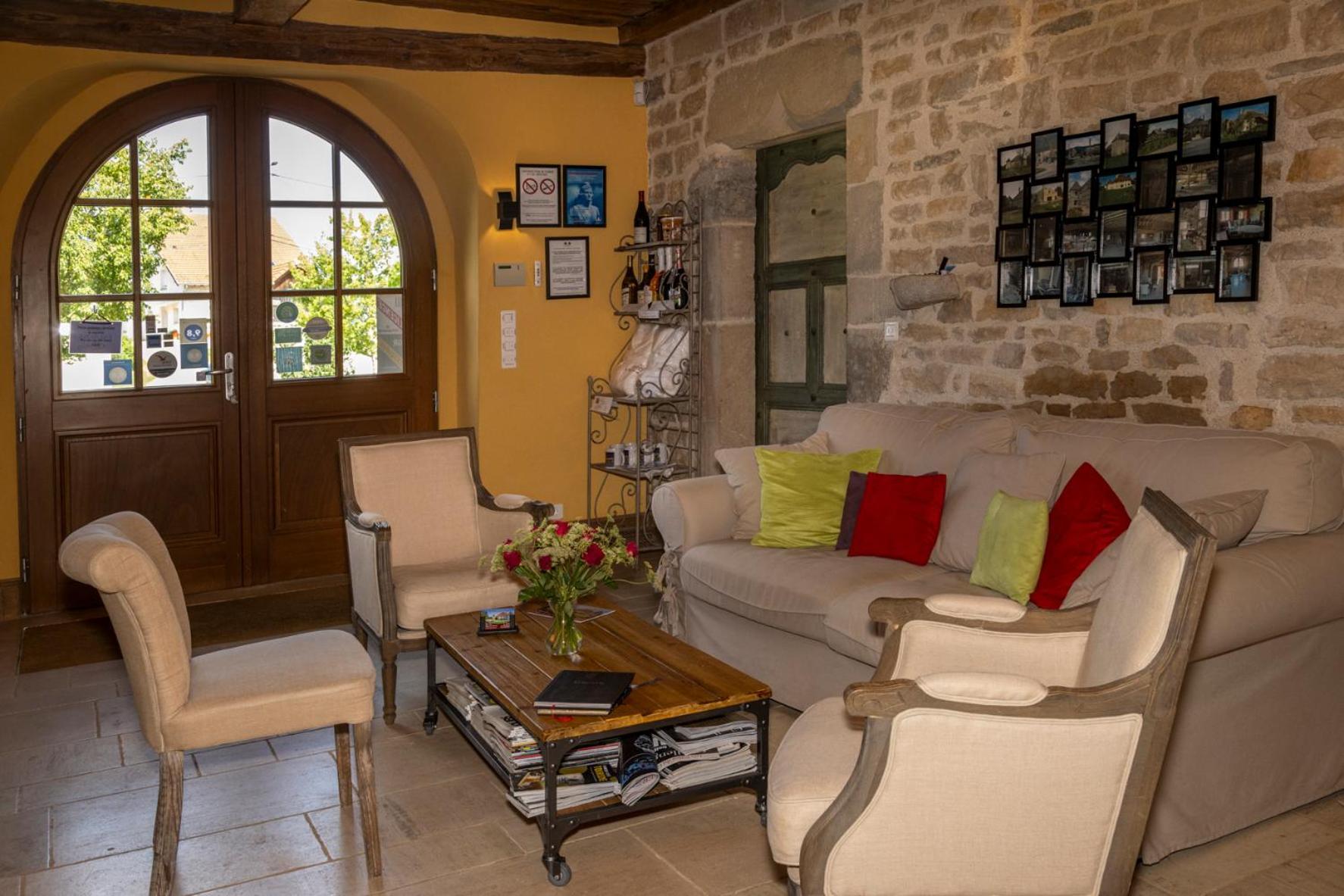 Le Relais Des Deux Tours Bed & Breakfast Bremondans Exterior photo
