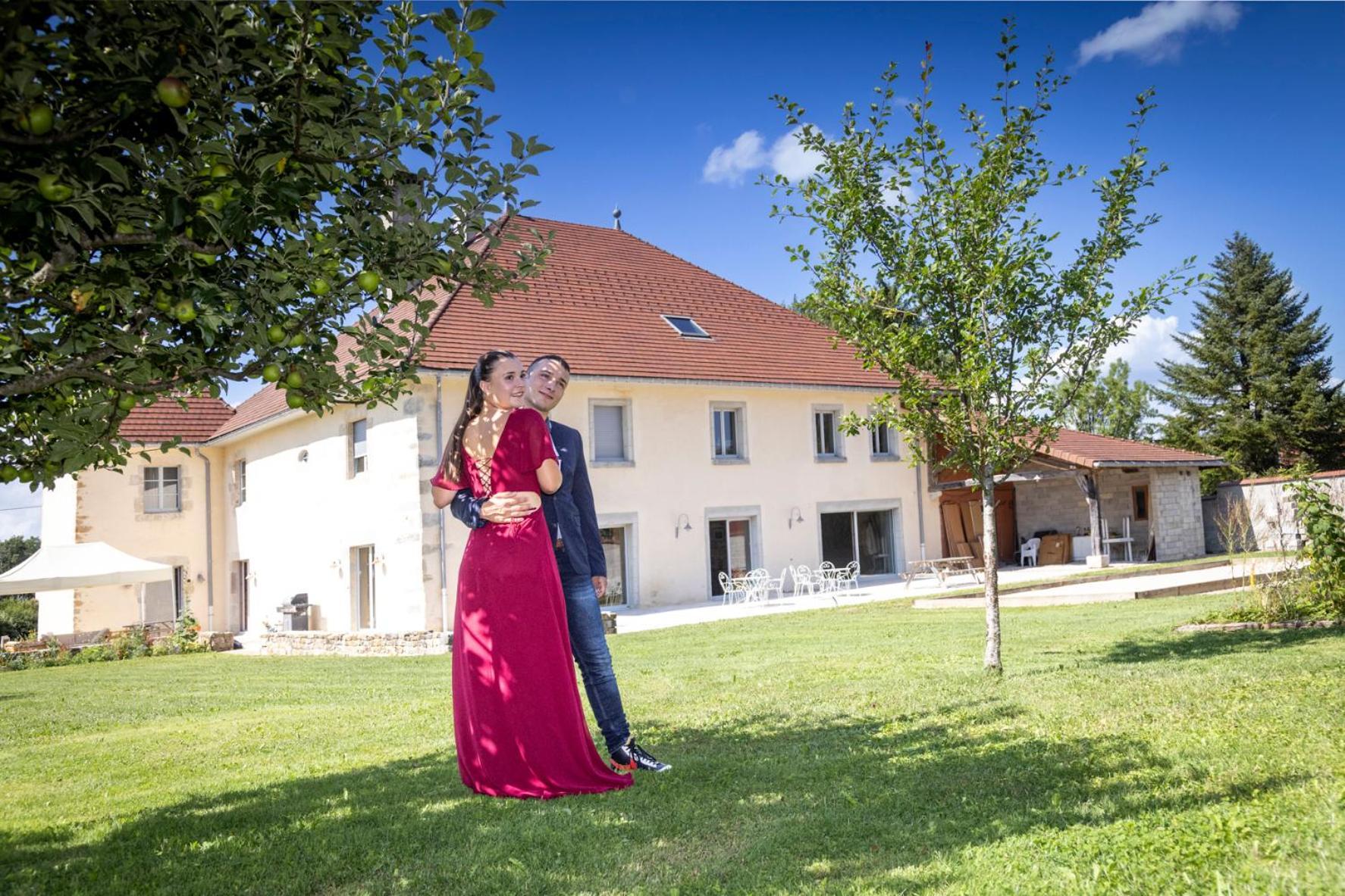 Le Relais Des Deux Tours Bed & Breakfast Bremondans Exterior photo