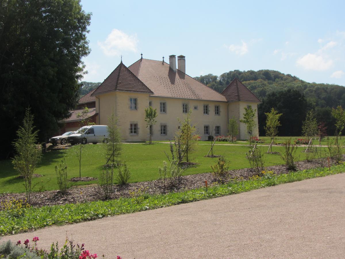 Le Relais Des Deux Tours Bed & Breakfast Bremondans Exterior photo